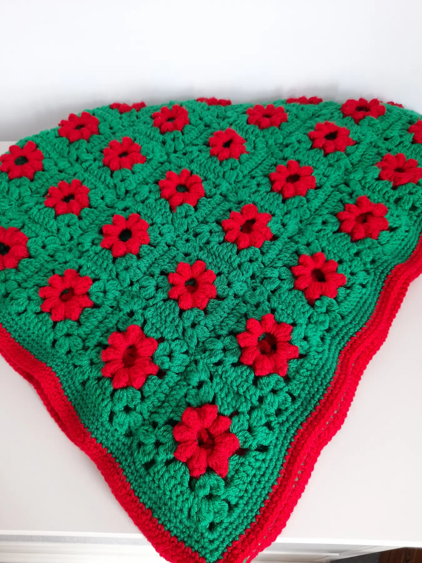 Green and red of mayo blanket